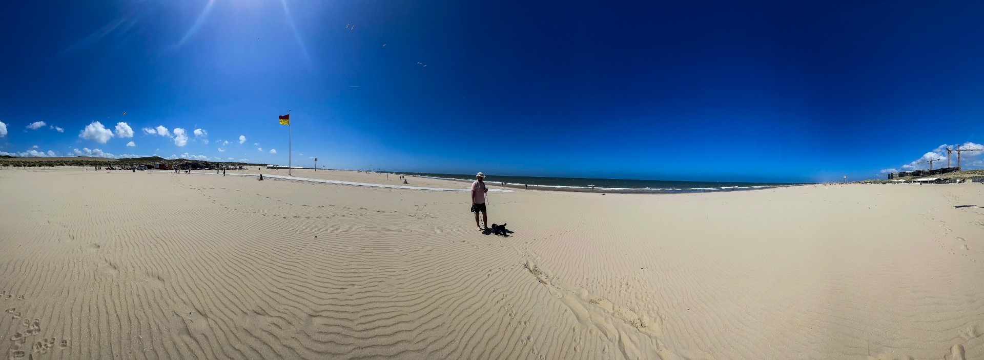 Panoramablick über den Strand von Kijkduin